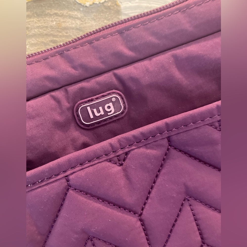 LUG. NWOT. Crossbody purple bag. Purse.
